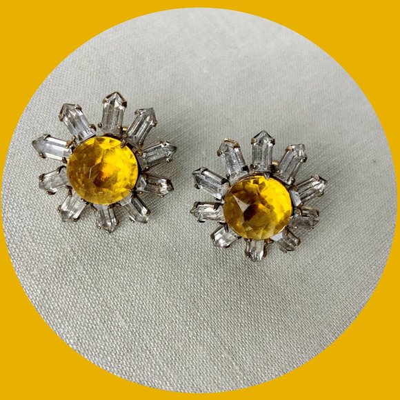 Sterling Jewelry - Vintage Sterling Silver Crystal Rhinestones Daisy Earrings Screw Back